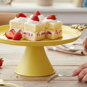 ฐานวางเค้กเคลือบสีชมพูพร้อมถาดเสิร์ฟขนมหวานโลหะตกแต่งลายผึ้งสีทอง สำหรับใช้ในบ้าน โรงแรม งานแต่งงาน ของขวัญบนโต๊ะอาหาร - Product Image 4