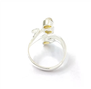 Anillo Delicado de Piedra Lunar Arcoíris, Plata Sólida 925, Diseño Simple de Tres Piedras con Banda Envolvente, Joyería Moderna - Product Image 4