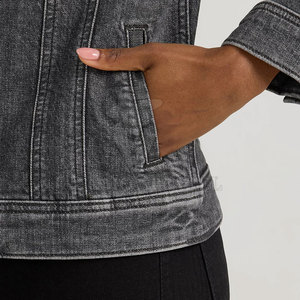 Vente directe d'usine, veste en jean pour femme au style unique, disponible en couleurs et tailles personnalisées, modèles classiques. - Product Image 5