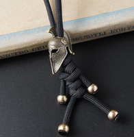 Perle de couteau en laiton sculptée en forme de casque, accessoire de pendentif pour lanière tressée à la main en paracorde, outil EDC pour activités de plein air et DIY
