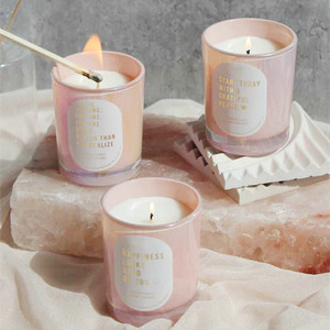 Vente en gros OEM Romantique Colorée Huile <span class=keywords><strong>de</strong></span> parfum essentielle naturelle Vitrail brillant Verre rose <span class=keywords><strong>Bougie</strong></span> <span class=keywords><strong>de</strong></span> <span class=keywords><strong>massage</strong></span> SPA parfumée - Product Image 2