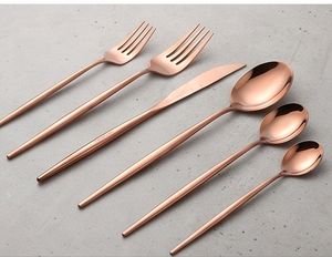 Ensemble de couverts en or rose, 5 pièces, élégant, en acier inoxydable, avec longues poignées effilées, pour la maison, les dîners, les mariages et les fêtes - Product Image 4