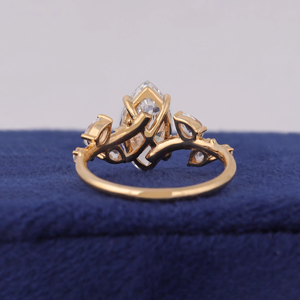 Anillo de cóctel de cristal con corte marquesa para mujer, chapado en oro blanco, diseño de corona vintage, engaste de garras, estilo compromiso - Product Image 3