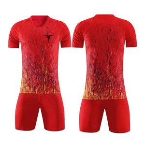 Nouveautés, uniforme de football pour adultes, logo personnalisé, polyester respirant, vêtements de sport de haute qualité pour hommes - Product Image 1