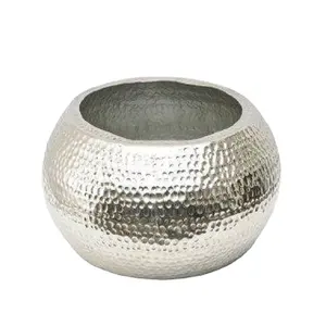 Unique Round Shape With Silver Metal Decoration Designer Steel Material Antique Classic Serving Bowls