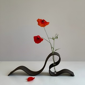Customized Size And Shape Flower <b>Vase</b> Black Color Metal Flower <b>Vase</b> With Deluxe Quality At Good Price In India - Product Image 2
