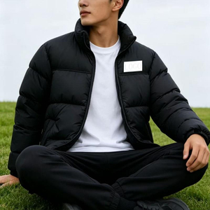 Veste d'hiver matelassée personnalisée avec logo, fabricant en gros, manteau d'extérieur chaud et imperméable en duvet noir épais pour hommes - Product Image 2