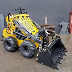 Excavadora Amarilla Compacta Usada de 3000 kg con Cuchilla Topadora Frontal y Orugas de Goma para un Nivelado Residencial Preciso - Product Image 1