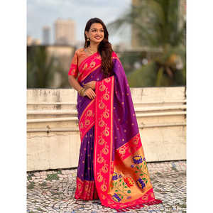 ผ้าไหมพิมพ์ลายดอกบัวสีม่วงและชมพูเนื้อนุ่มแบบอินเดียและปากีสถาน ยี่ห้อ Elite Weaves  ชุดส่าหรี ซารี - Product Image 3