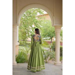 Robe en coton Kora avec miroir et travail Gota Patti - Robe de soirée festive Navratri - Product Image 1
