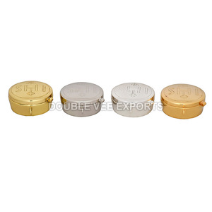 Píxide de Latón con Grabado IHS y Tapa con Bisagras |   Contenedor para Hostias Eucarísticas Católicas – DOUBLE VEE EXPORTS - Product Image 3