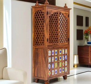 Grande structure de temple indien en mandapam avec travail de treillis |   Grand Mandir en bois massif avec portes Jali et carreaux en céramique |   École à domicile au design moderne - Product Image 1
