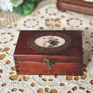Caja Decorativa de Madera Maciza de Lujo Tradebyd, Pulida y Personalizada, Elegante Organizador de Joyas Hecho a Mano, Almacenamiento Premium para Regalos y Decoración del Hogar - Product Image 1