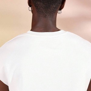 Camiseta Blanca Elegante de Jersey, Cuello en V, Sin Mangas, 180 Gramos, 100% Algodón, para Hombre, Estilo Casual, Uso Diario, Corte Holgado - Product Image 4