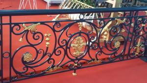 Barandilla de Balcón de Hierro Forjado Marca EURO IRON para Espacios Exteriores, Patrones Artísticos, Estilo Moderno, Acabado Resistente al Agua - Product Image 4