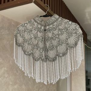 Poncho de diseñador para adultos con cuentas y cristales bordados, tela de organza antiestática, flecos hechos a mano, transpirable, para uso nocturno, con perlas en la parte delantera. - Product Image 1