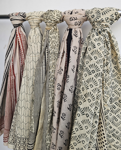 Sarong de plage bohème en gros, écharpe en coton faite à la main imprimée, vêtement d'été pour femme, paréo de plage en coton imprimé à la main - Product Image 4