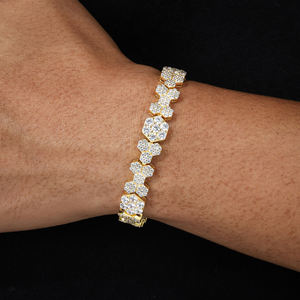 Pulsera de Diamantes Hexagonales de Lujo Chapada en Oro de 18K con Engaste de Bisel y Cadena de Eslabones para Uso Diario Unisex - Product Image 1