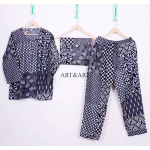 Ensemble de pyjama pour femmes en coton 100% écologique, élégant et modeste, col floral, de haute qualité, confortable, doux, pantalon et chemise à motif uni - Product Image 1