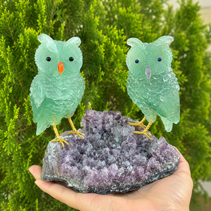 Par de Búhos de Fluorita Verde sobre Drusa de Amatista, Escultura de Búho de Cristal Tallada a Mano, Decoración para el Hogar con Piedras Preciosas - Product Image 1