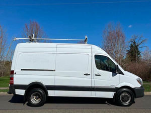 รถบรรทุก Freightliner Sprinter ปี 2014 มือสอง สภาพดี - Product Image 3