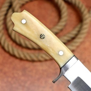 Drop Point Hunting Knife Stainless Steel Blade 0.6mm Thickness Ivory Handle Straight Edge Non Adjustable Blade - Product Image 2