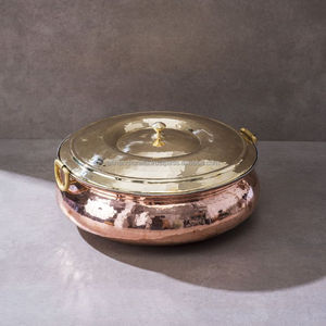 Bol en cuivre martelé avec poignées latérales incurvées en laiton, intérieur en acier inoxydable, plat à curry - Ali Handicrafts India Exportation en gros B2B - Product Image 4