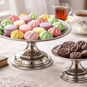 Soporte de metal de lujo para exhibir pasteles de cumpleaños con acabado elegante y base duradera para servir en el hogar, la cocina o la panadería. - Product Image 2