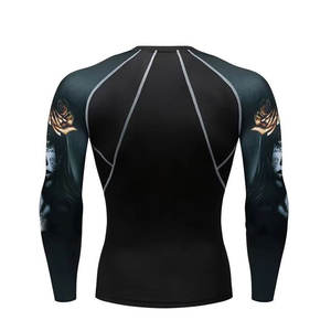 Vêtements de sport pour hommes en gros, rashguards personnalisés avec logo imprimé numériquement, légers, 160g, polyester/nylon - Product Image 3