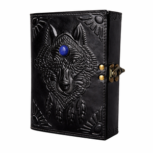 Diario Artesanal de Cuero Negro Vintage con Diseño de Lobo en Relieve, Detalle de Piedra Azul, Cuaderno de Regalo con Tapa Dura y Lápiz - Product Image 1