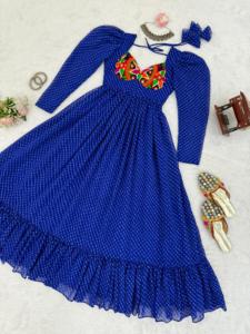Robe longue de soirée indienne et pakistanaise en georgette bleu roi, brodée de miroirs Kutchi, style Lehenga Choli, pour la vente en gros - Product Image 6