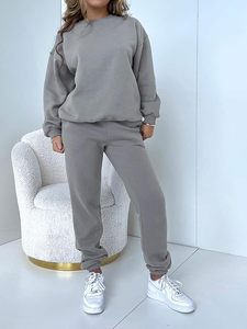 Ensemble de survêtement à capuche oversize pour femme en polaire premium, ensemble athleisure pour femme - Product Image 6
