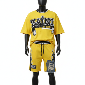 ชุดเสื้อยืดและกางเกงขาสั้นผู้ชาย ผ้าคอตตอนเจอร์ซีย์คุณภาพสูง เนื้อผ้าถักหนา ลายเปลวไฟสีเหลือง กางเกงขาสั้นแบบมีแผ่นผ้า  รับสกรีนโลโก้ - Product Image 1