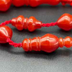 Tasbih en résine de qualité supérieure, fait main, tendance, pour une prière paisible, cadeau pour la vie spirituelle par HUMAYUN WORLD CRAFTS - Product Image 3