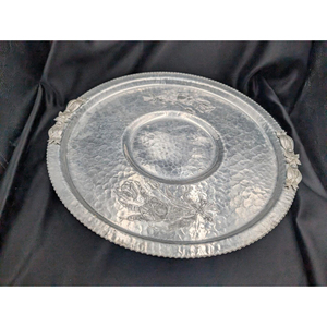 Plateau de service rond en argent avec bordure à motif floral, plateau en métal de luxe pour les collations, les fruits, les apéritifs et la décoration de la maison - Product Image 6