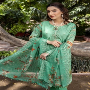 Costumes en viscose 3 pièces Maxi de créateur lourd en gros Original de marque par Dr Haris pour la mode pakistanaise indienne - Product Image 6