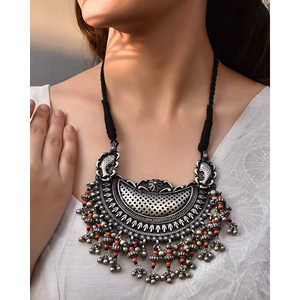 สร้อยคอแฟชั่นจี้ห้อยคอ meera jaipur madhu ดีไซน์หรูหราสีเงิน - Product Image 1