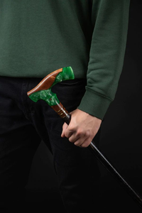 Bastón de madera duradero y mango de resina cómodo que combina resina y madera. - Product Image 4