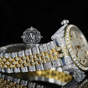 Montre de luxe en moissanite la plus vendue, pierres de haute qualité pour la revente en gros et l'utilisation de marques, disponible à la vente - Product Image 2