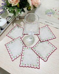 Serviette de cocktail carrée personnalisée avec broderie nœud et cœur, 6*6 pouces, réutilisable, en lin naturel, bord festonné, pour bar à domicile et événements - Product Image 3