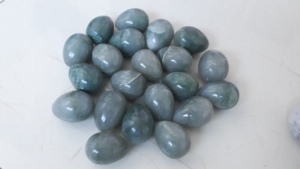 Œuf de massage Yoni en pierre précieuse de jade vert - Product Image 3