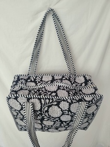 Sac à bandoulière en toile de couleur unie style bohème, avec poche intérieure zippée, sangles légères et durables, intérieur spacieux, idéal pour l'été, la plage et l'usage quotidien - Product Image 4