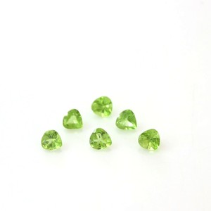 Pierre précieuse de péridot naturel de qualité AAA, taillée en forme de cœur, facettée, 5 mm, pierre de péridot verte pour la fabrication de bijoux, vente en gros de pierres précieuses en vrac - Product Image 3