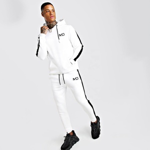 Survêtement pour homme en tissu premium avec services de conception personnalisée pour les acheteurs en gros - Product Image 3