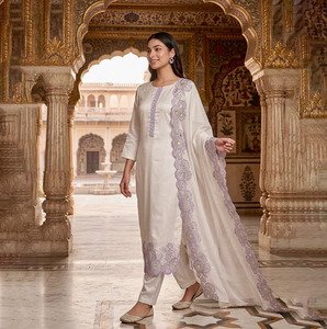 NUEVA COLECCIÓN DE MODA: Conjunto de 3 piezas, Kurti largo elegante con pantalón y hermosa dupatta. Ideal para bodas, fiestas y festivales. Salwar k pakistano. - Product Image 1