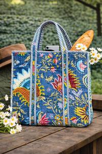 Sac fourre-tout en coton matelassé et imprimé à la main, magnifique sac de plage en coton pour femme, sac de shopping fait main avec décorations imprimées - Product Image 2