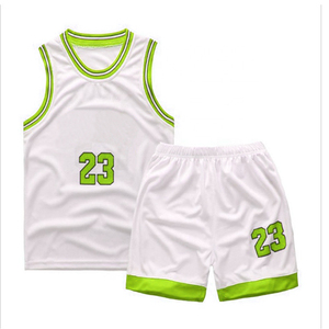 Ensemble de shorts et maillots de basket personnalisés avec logo, nom et numéro pour l'école, le collège, l'université, la salle de sport, le club, les équipes sportives, la ligue - Product Image 4