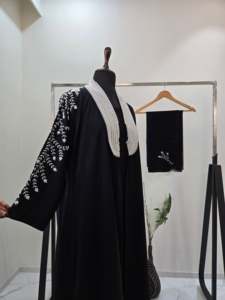 Vente en gros - Abaya longue à col en V, à fleurs et perles noires, style Dubaï, manches longues, robe islamique modeste pour femmes, pour l'Aïd et les mariages - Product Image 5