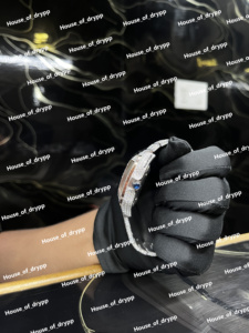 Reloj de lujo con esfera romana estilo Iced Out, de acero inoxidable, con bisel de diamantes VVS cultivados en laboratorio y visualización de fecha, para hombre y mujer. - Product Image 3