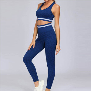 Ensemble de yoga femme style fluide, respirant, taille élastique, logo avant, 2 pièces sans manches, tenue de fitness - Product Image 3